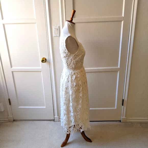Lulu's white lace dress size small - Picture 6 of 10